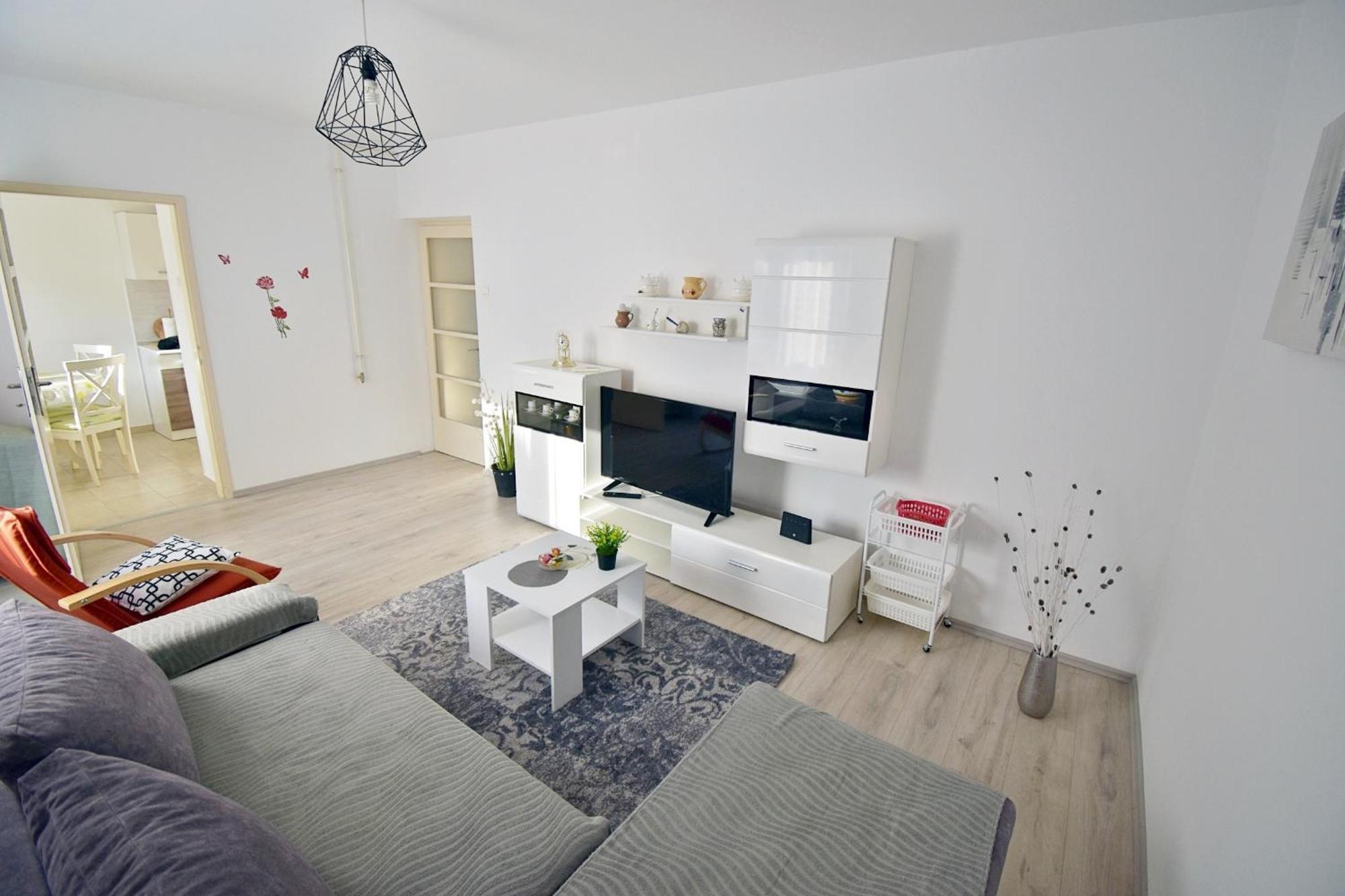Apartment Navy Near The Beach พูลา ภายนอก รูปภาพ